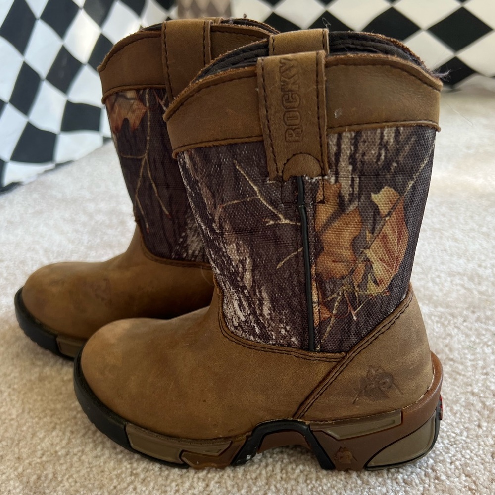 Rocky camo boots